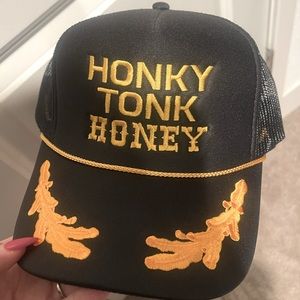 Trucker hat